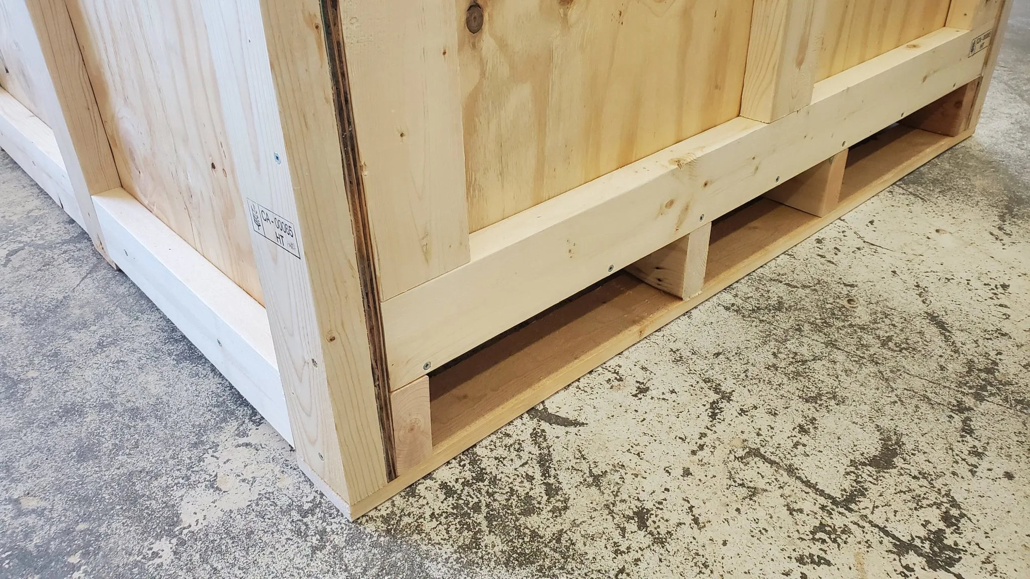 Close-up of custom wooden pallet crate designed by 204 Pallet & Packaging in Winnipeg for export-ready shipping.